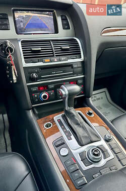 Внедорожник / Кроссовер Audi Q7 2015 в 