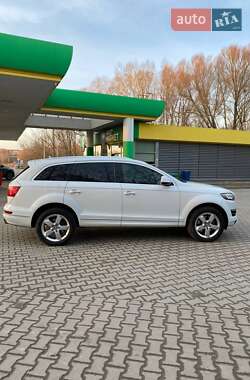 Позашляховик / Кросовер Audi Q7 2015 в 