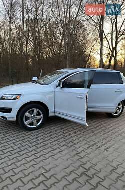 Позашляховик / Кросовер Audi Q7 2015 в 