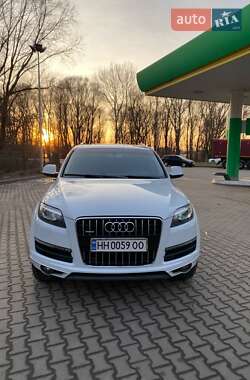 Позашляховик / Кросовер Audi Q7 2015 в 