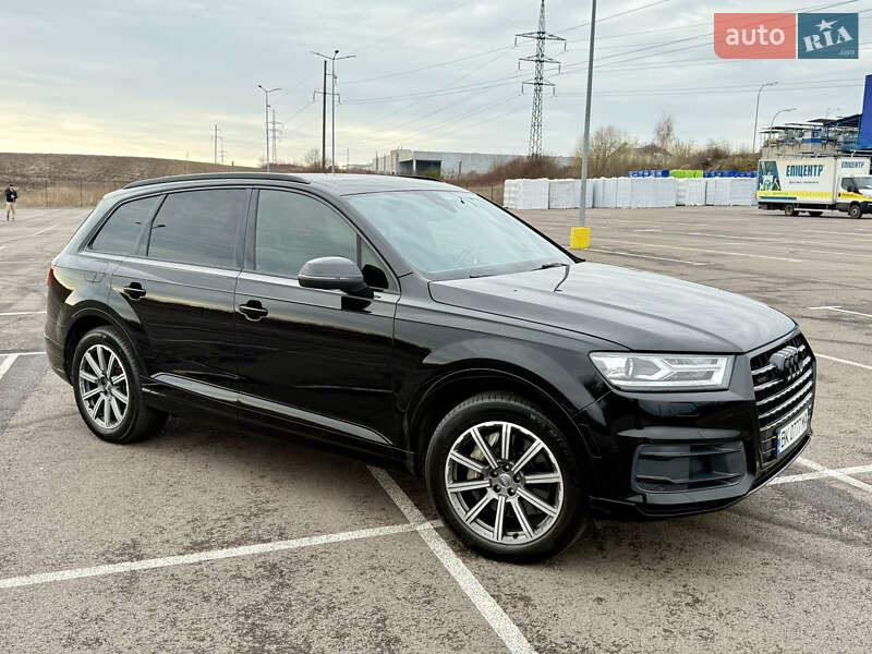 Внедорожник / Кроссовер Audi Q7 2017 в Ровно