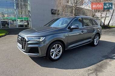 Внедорожник / Кроссовер Audi Q7 2020 в 
