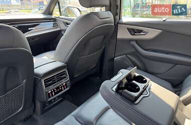 Внедорожник / Кроссовер Audi Q7 2020 в 