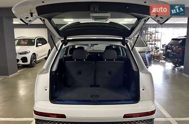 Внедорожник / Кроссовер Audi Q7 2025 в 