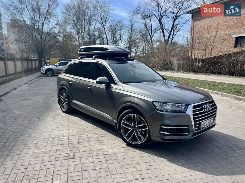 Внедорожник / Кроссовер Audi Q7 2015 в 