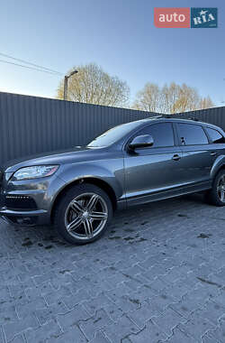 Позашляховик / Кросовер Audi Q7 2015 в 