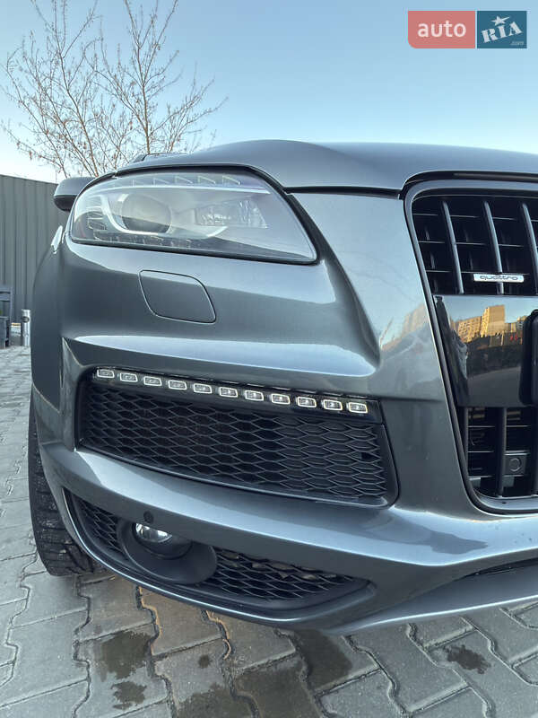 Позашляховик / Кросовер Audi Q7 2015 в Києві