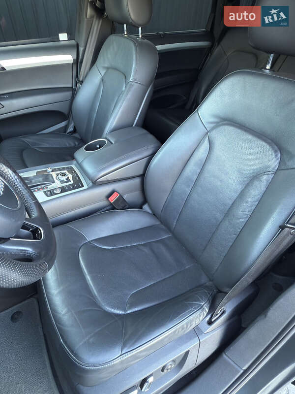 Позашляховик / Кросовер Audi Q7 2015 в Києві