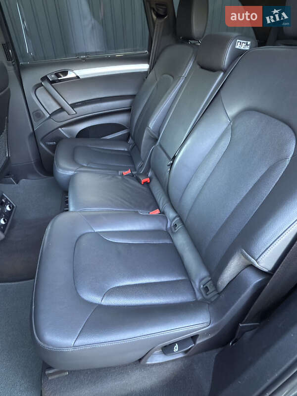 Позашляховик / Кросовер Audi Q7 2015 в Києві