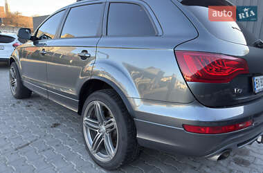 Позашляховик / Кросовер Audi Q7 2015 в 