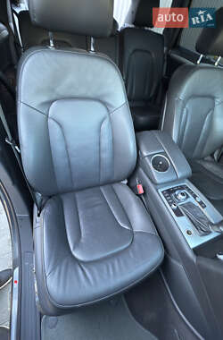 Позашляховик / Кросовер Audi Q7 2015 в 
