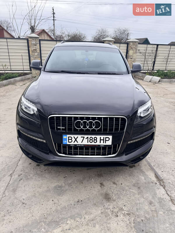 Позашляховик / Кросовер Audi Q7 2013 в 