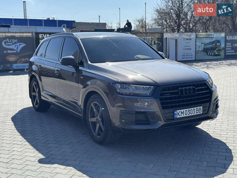 Внедорожник / Кроссовер Audi Q7 2018 в Звягеле