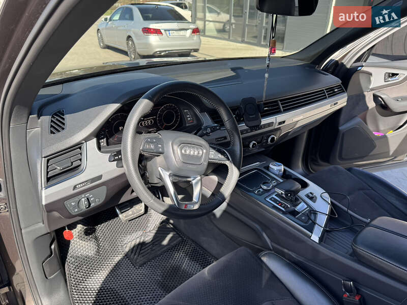 Внедорожник / Кроссовер Audi Q7 2018 в Звягеле