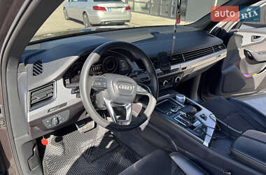 Внедорожник / Кроссовер Audi Q7 2018 в 