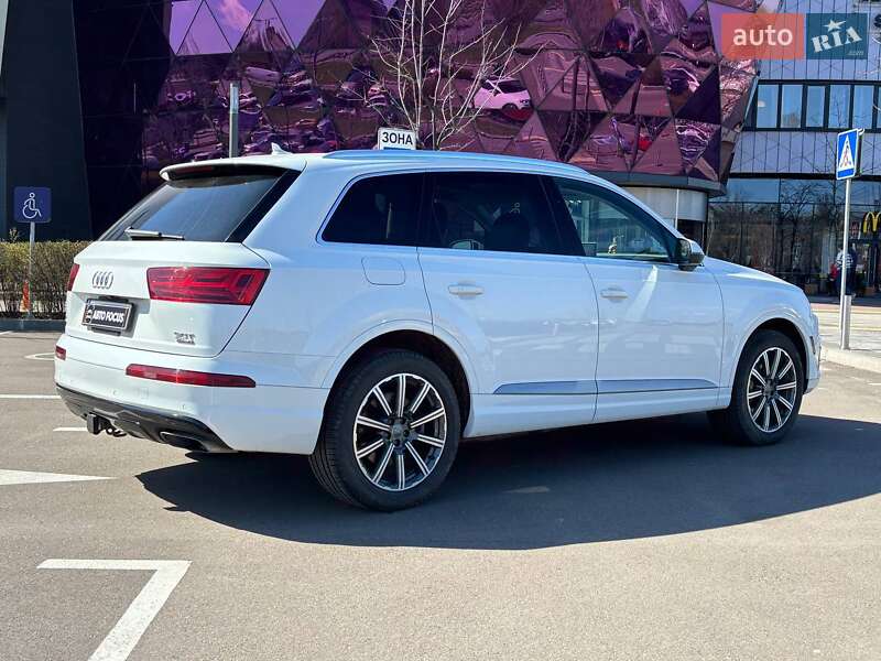 Позашляховик / Кросовер Audi Q7 2016 в Києві