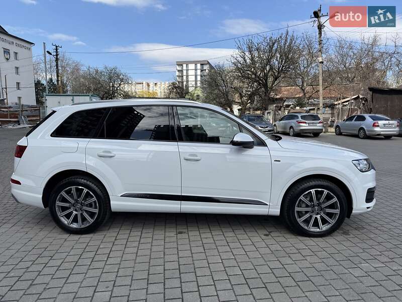 Позашляховик / Кросовер Audi Q7 2018 в Львові