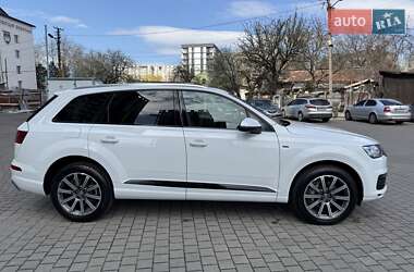 Внедорожник / Кроссовер Audi Q7 2018 в 