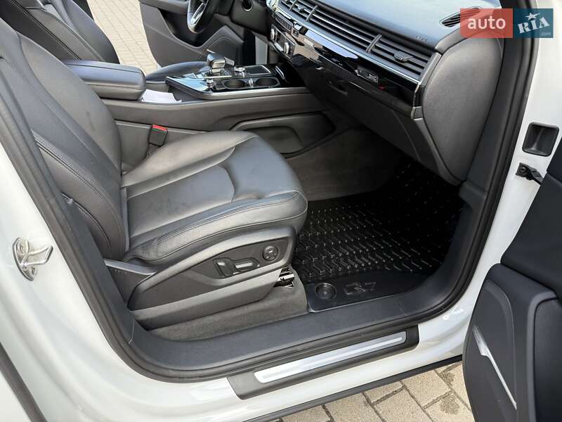Позашляховик / Кросовер Audi Q7 2018 в Львові