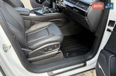Внедорожник / Кроссовер Audi Q7 2018 в 