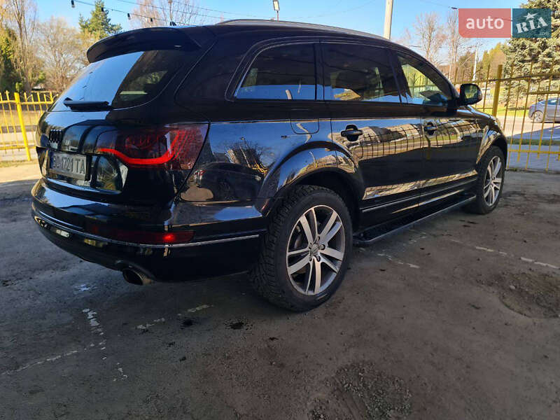 Внедорожник / Кроссовер Audi Q7 2014 в 