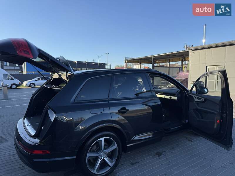 Позашляховик / Кросовер Audi Q7 2016 в Вінниці