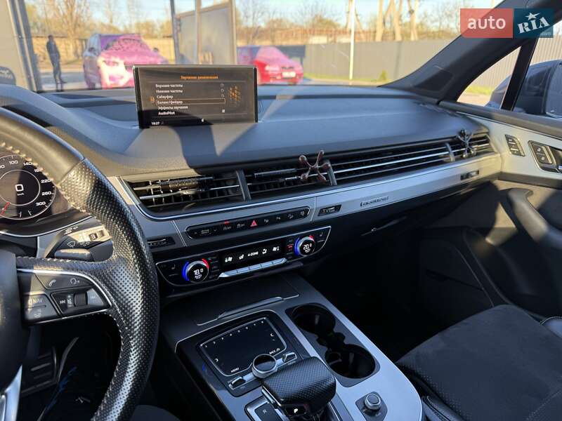 Позашляховик / Кросовер Audi Q7 2016 в Вінниці