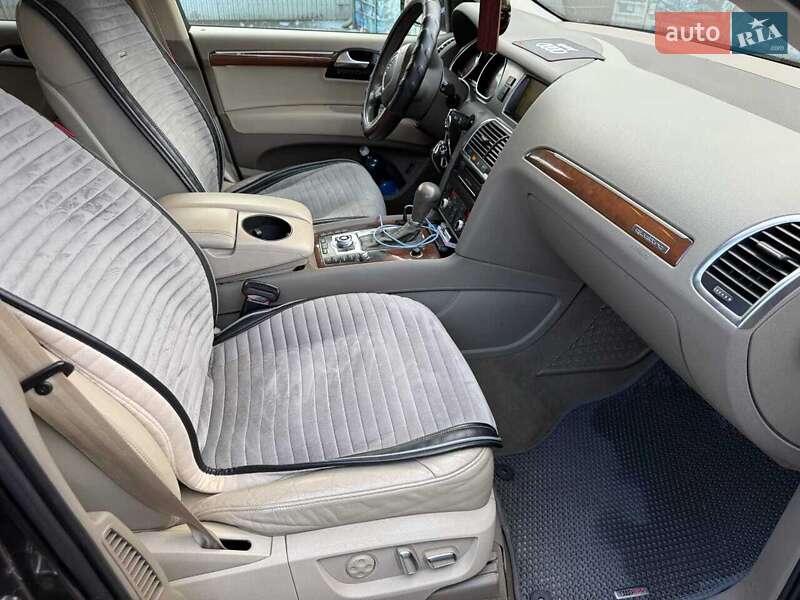 Позашляховик / Кросовер Audi Q7 2011 в Чемерівцях