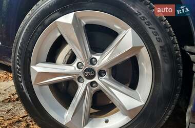 Позашляховик / Кросовер Audi Q7 2022 в 