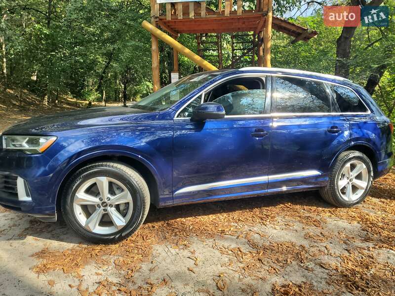 Позашляховик / Кросовер Audi Q7 2022 в Києві
