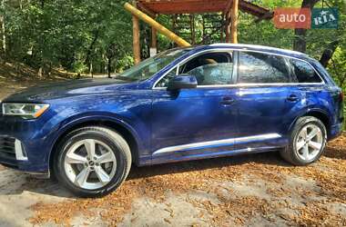 Позашляховик / Кросовер Audi Q7 2022 в 