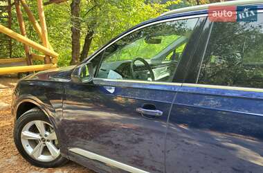 Позашляховик / Кросовер Audi Q7 2022 в 