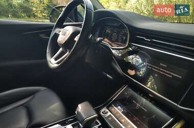 Позашляховик / Кросовер Audi Q7 2022 в 