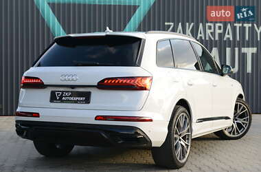 Внедорожник / Кроссовер Audi Q7 2021 в 