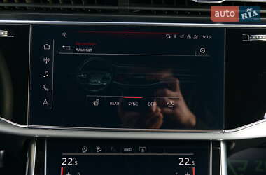 Внедорожник / Кроссовер Audi Q7 2021 в 