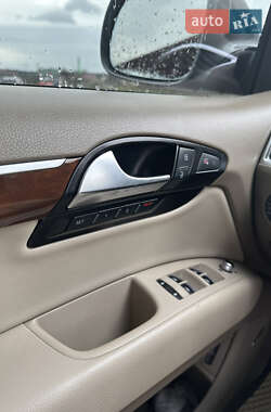 Внедорожник / Кроссовер Audi Q7 2011 в 