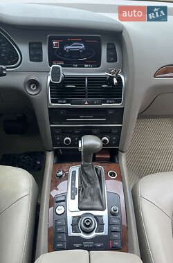 Внедорожник / Кроссовер Audi Q7 2011 в 