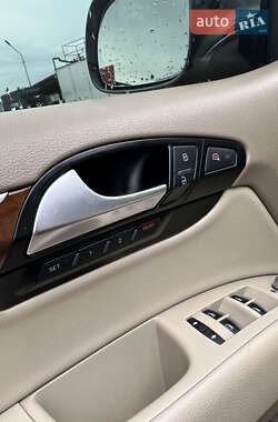 Внедорожник / Кроссовер Audi Q7 2011 в 