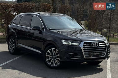 Позашляховик / Кросовер Audi Q7 2018 в 