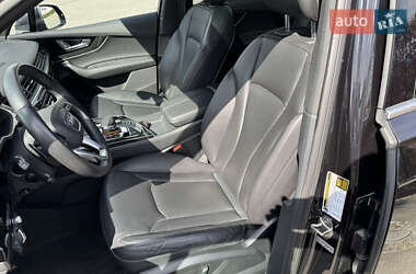Позашляховик / Кросовер Audi Q7 2018 в 