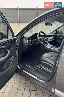 Позашляховик / Кросовер Audi Q7 2019 в 