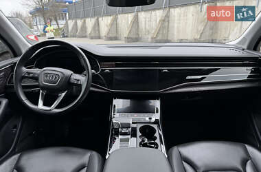 Позашляховик / Кросовер Audi Q7 2019 в 