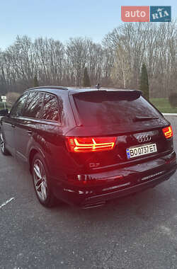 Внедорожник / Кроссовер Audi Q7 2018 в 