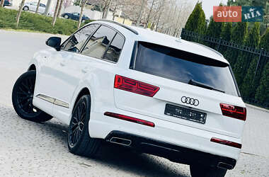 Внедорожник / Кроссовер Audi Q7 2016 в 