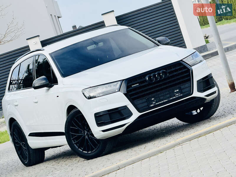 Внедорожник / Кроссовер Audi Q7 2016 в 