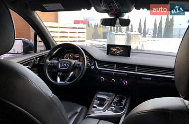 Внедорожник / Кроссовер Audi Q7 2017 в 