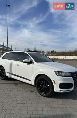 Внедорожник / Кроссовер Audi Q7 2018 в 