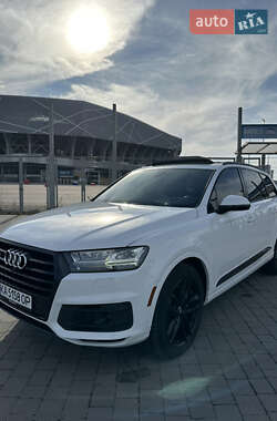 Внедорожник / Кроссовер Audi Q7 2018 в 