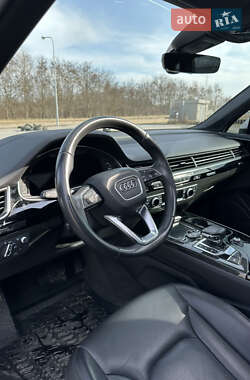 Внедорожник / Кроссовер Audi Q7 2018 в 
