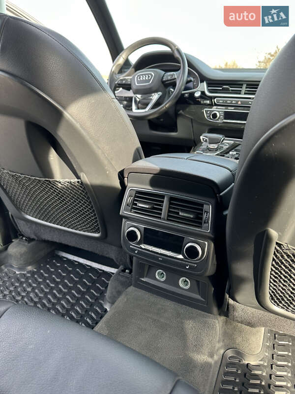 Внедорожник / Кроссовер Audi Q7 2018 в Львове